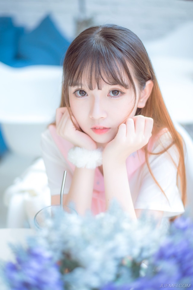 “这……是个误会！”孟达有些尴尬的摇摇头，正要解释，庞统、魏延、法正等人已经赶到，法正扫了刘璝一眼，淡然道：“此事，是我设计，引你入壶，与孟达无关。”